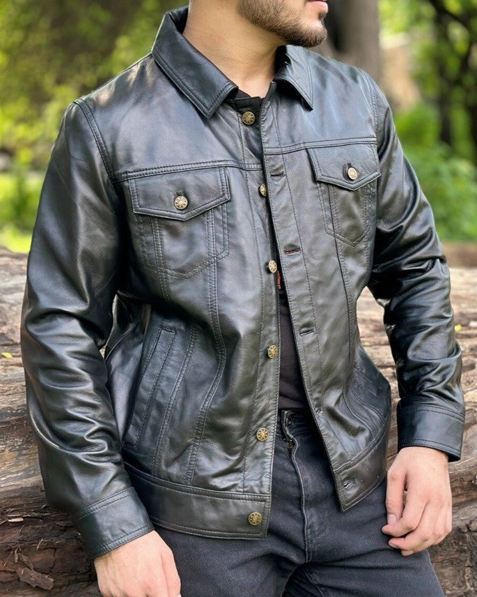 Men’s leather trucker jackets in premium leather with classic button-front styling, structured fit and timeless casual outerwear appeal.