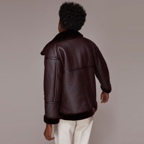 • faux shearling collar detail close up
