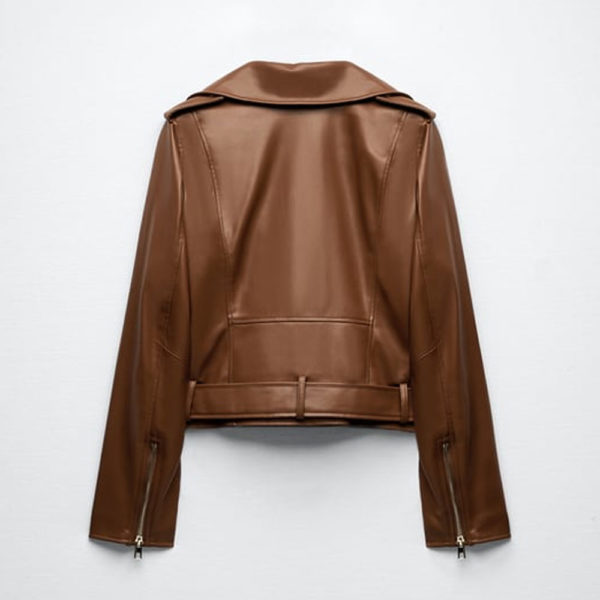 • women motorcycle jacket zipper detail close up
