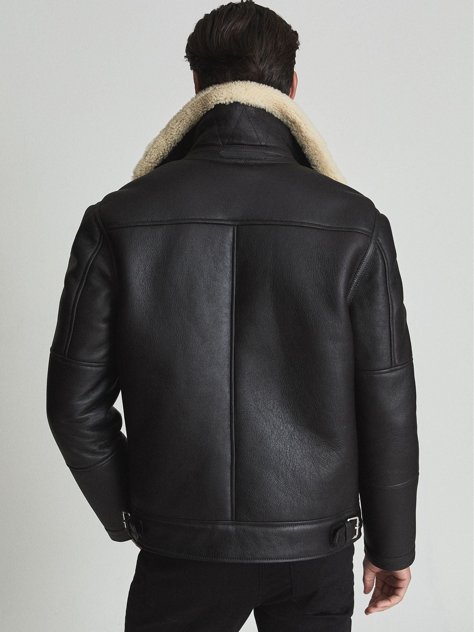 • spanish sheepskin shearling jacket detail
