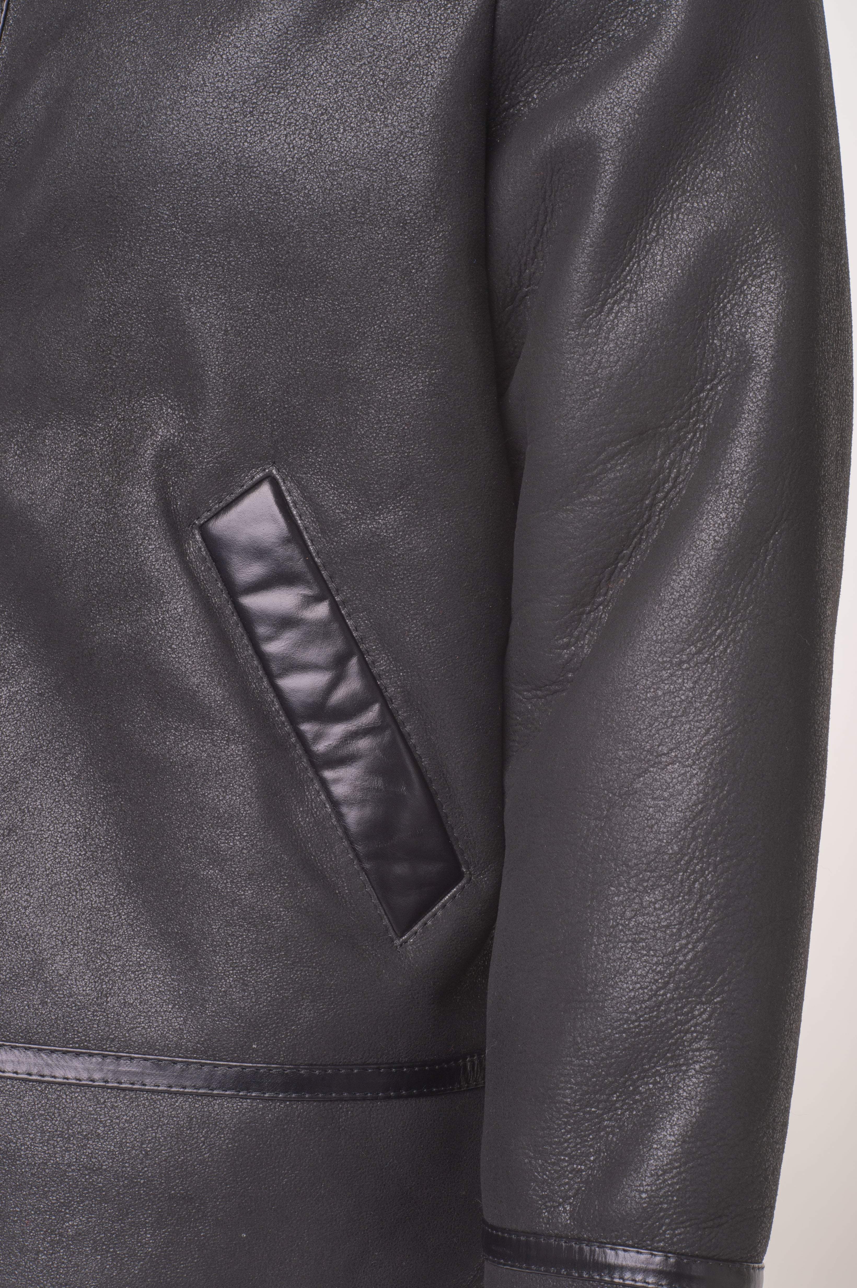 • aviator leather jacket shearling lining inside
